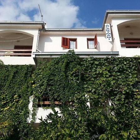 Apartments Neva Sumpetar Exterior photo